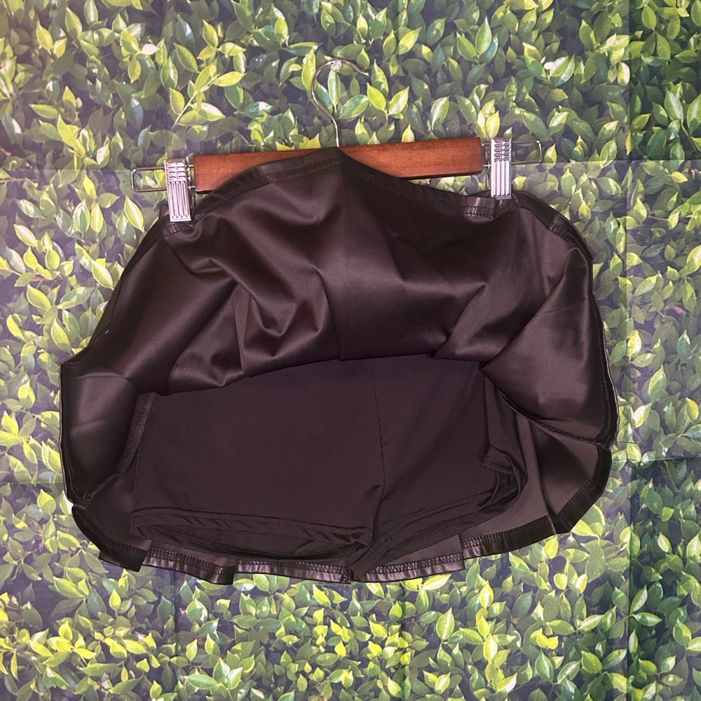 SHEIN Shiny Black Pleated Skirt - Picture 4 of 5
